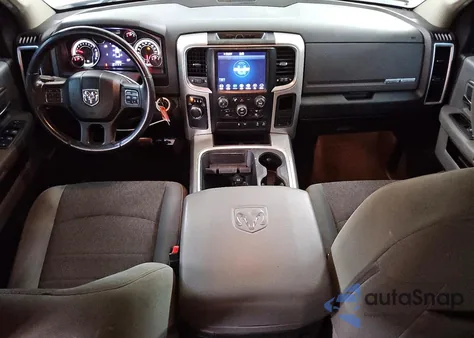 2019 Ram 1500 Classic Slt z USA, uszkodzony, nr VIN 3C6RR6LT8KG623748